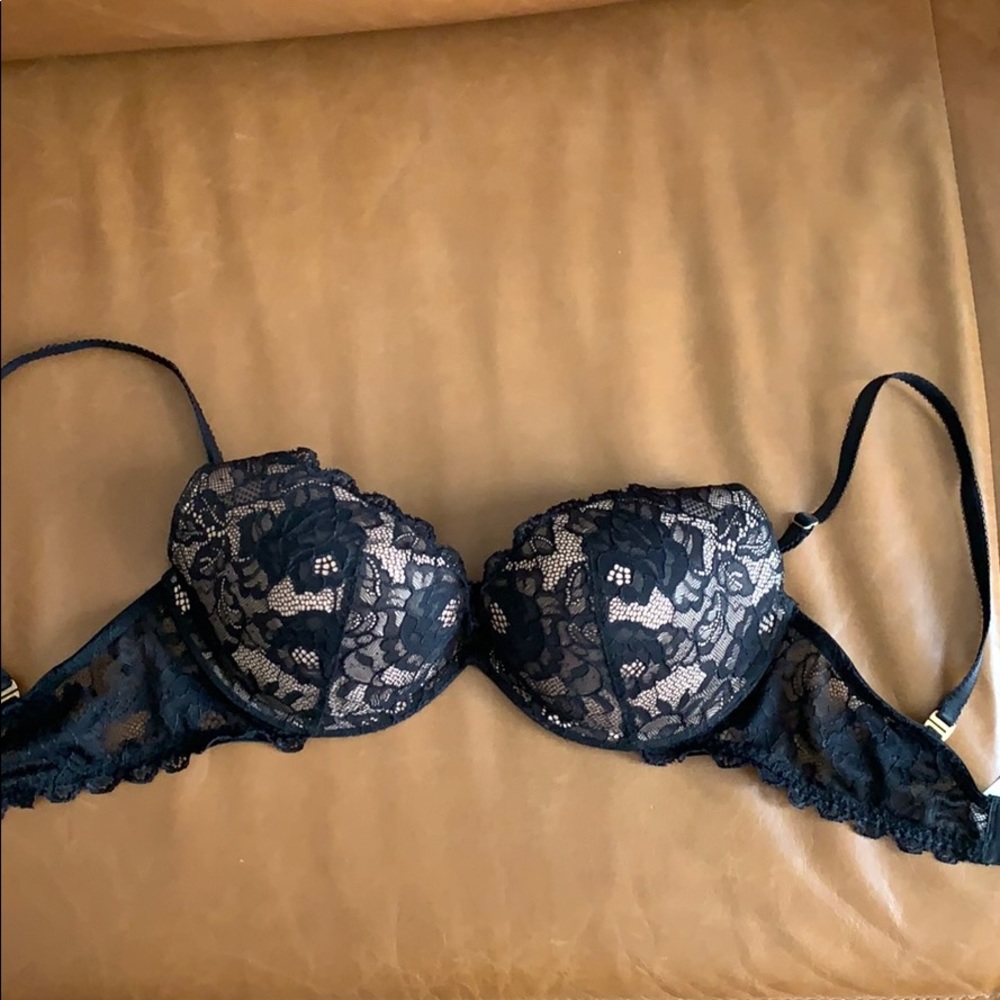 Victoria’s Secret bra 34d
